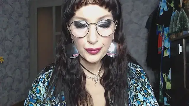 Aziza1 online show from 11.15.25