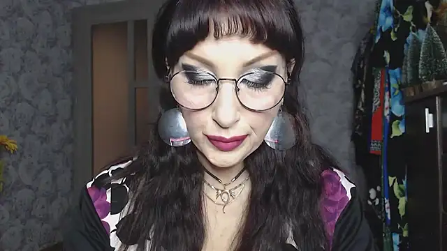 Aziza1 online show from 11.26.25