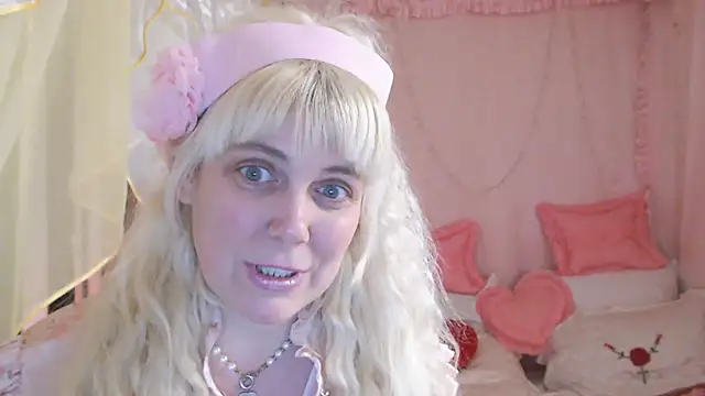 SunnySylvia online show from 02.16.25