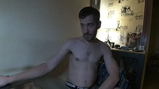 Snapshot of Ethangay chatting on 09.21.25 Ethangay online show from 09.21.25