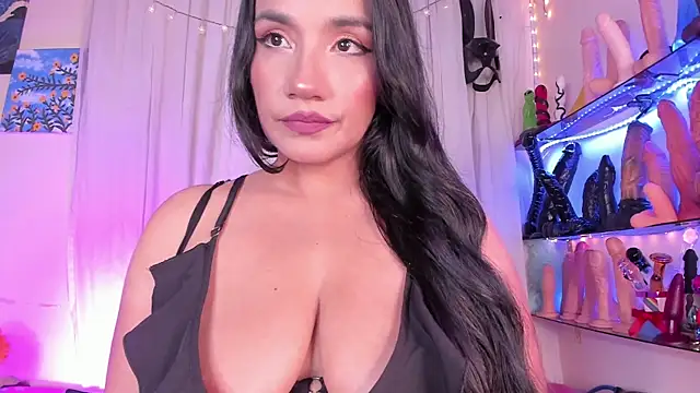 Snapshot of christymilkk chatting on 12.27.24 christymilkk online show from 12.27.24