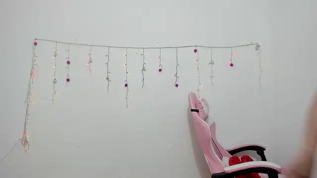 Snapshot of Anal_Milky_Momma chatting on 12.04.24 Anal Milky Momma online show from 12.04.24