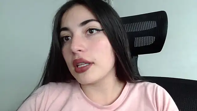 Snapshot of Honey_Aynur20 chatting on 12.06.24 Honey Aynur20 online show from 12.06.24