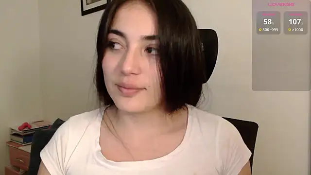 Snapshot of Honey_Aynur20 chatting on 01.08.25 Honey Aynur20 online show from 01.08.25