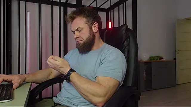 Snapshot of Tommy_Burnz chatting on 01.07.25 Tommy Burnz online show from 01.07.25