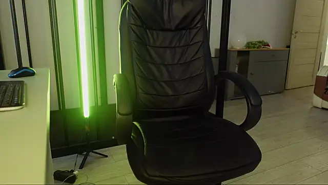 Snapshot of Tommy_Burnz chatting on 01.09.25 Tommy Burnz online show from 01.09.25