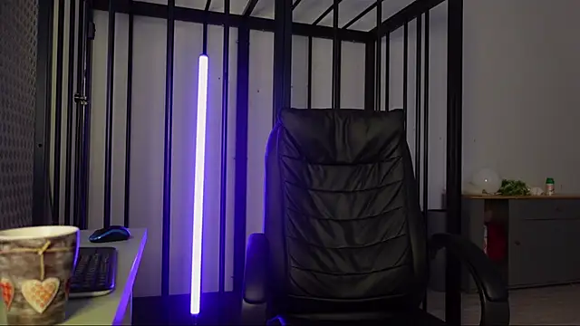 Snapshot of Tommy_Burnz chatting on 01.18.25 Tommy Burnz online show from 01.18.25