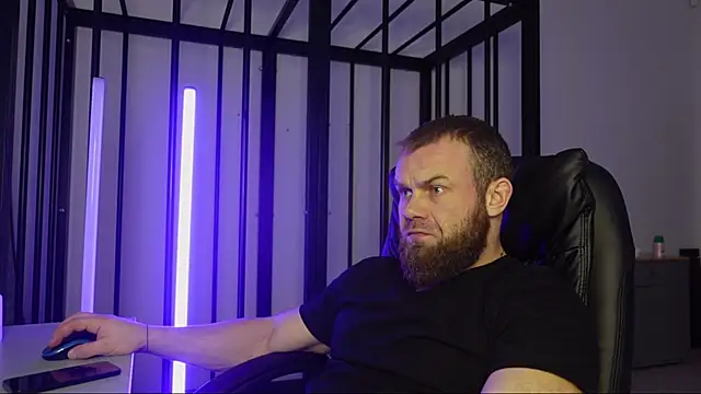 Snapshot of Tommy_Burnz chatting on 01.25.25 Tommy Burnz online show from 01.25.25