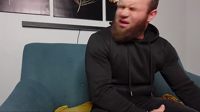 Snapshot of Tommy_Burnz chatting on 02.14.25 Tommy Burnz online show from 02.14.25