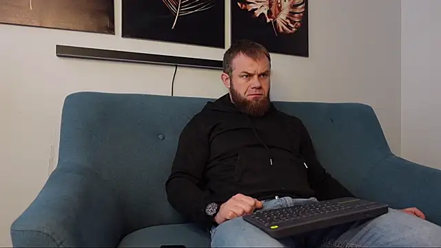 Snapshot of Tommy_Burnz chatting on 02.22.25 Tommy Burnz online show from 02.22.25