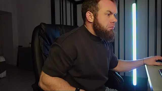 Snapshot of Tommy_Burnz chatting on 02.26.25 Tommy Burnz online show from 02.26.25