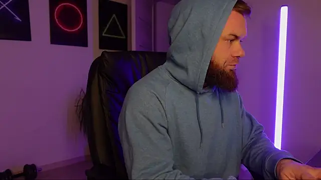 Snapshot of Tommy_Burnz chatting on 03.10.25 Tommy Burnz online show from 03.10.25