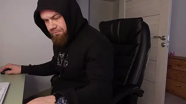 Snapshot of Tommy_Burnz chatting on 03.12.25 Tommy Burnz online show from 03.12.25