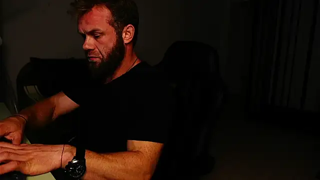 Snapshot of Tommy_Burnz chatting on 09.08.25 Tommy Burnz online show from 09.08.25