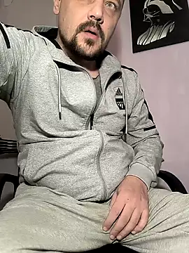 Snapshot of DanielOhCool chatting on 12.06.24 DanielOhCool online show from 12.06.24