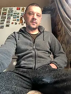 Snapshot of DanielOhCool chatting on 02.26.25 DanielOhCool online show from 02.26.25