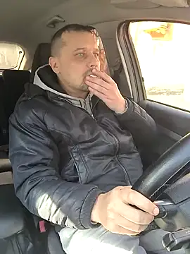 Snapshot of DanielOhCool chatting on 02.27.25 DanielOhCool online show from 02.27.25