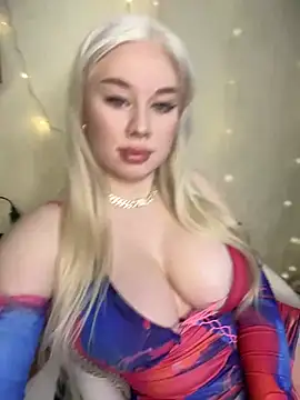 LaraHollywood online show from 02.26.25