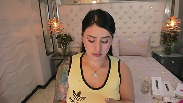 Snapshot of Nara_belen chatting on 02.23.25 Nara belen online show from 02.23.25
