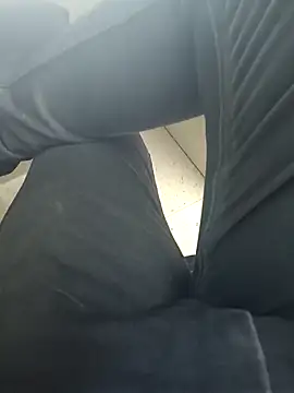 Snapshot of coolrocky346 chatting on 02.13.25 coolrocky346 online show from 02.13.25