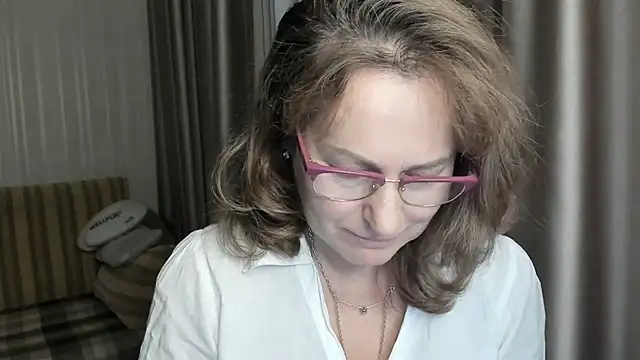 lauraoven online show from 01.05.25