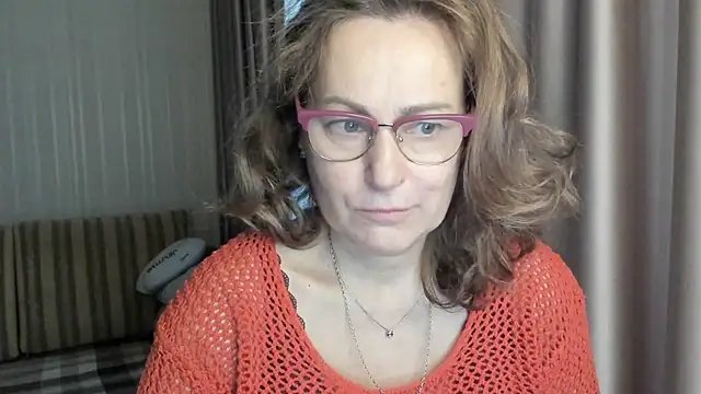 lauraoven online show from 01.08.25