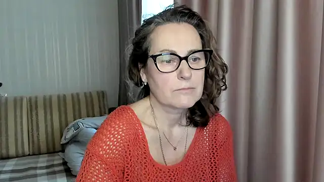 lauraoven online show from 02.11.25