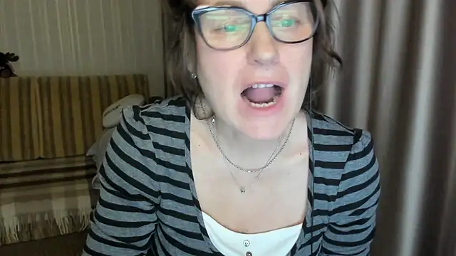 lauraoven online show from 02.20.25