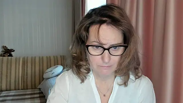 lauraoven online show from 02.23.25