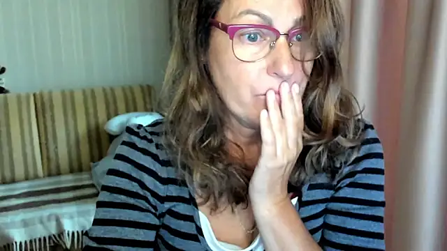 lauraoven online show from 10.02.25