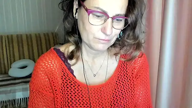 lauraoven online show from 10.15.25