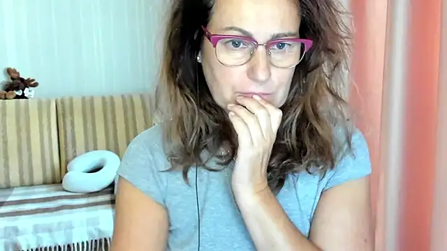 lauraoven online show from 10.19.25