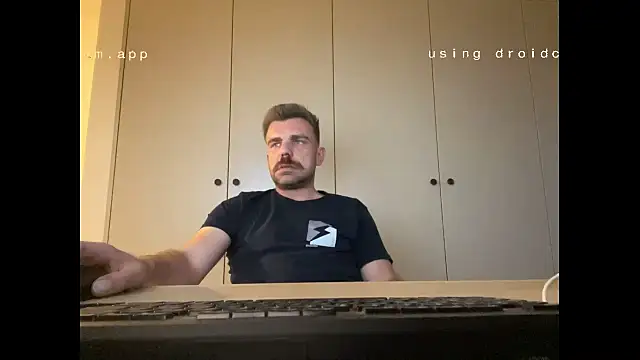 Snapshot of mrbigballs chatting on 09.28.25 mrbigballs online show from 09.28.25