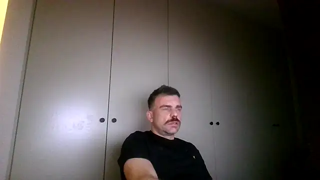 Snapshot of mrbigballs chatting on 10.26.25 mrbigballs online show from 10.26.25