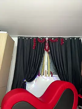 Snapshot of Alimela chatting on 01.27.25 Alimela online show from 01.27.25