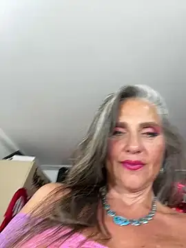 Snapshot of Alimela chatting on 02.15.25 Alimela online show from 02.15.25