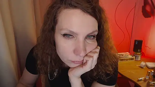 Snapshot of JohansonKatie chatting on 01.13.25 JohansonKatie online show from 01.13.25