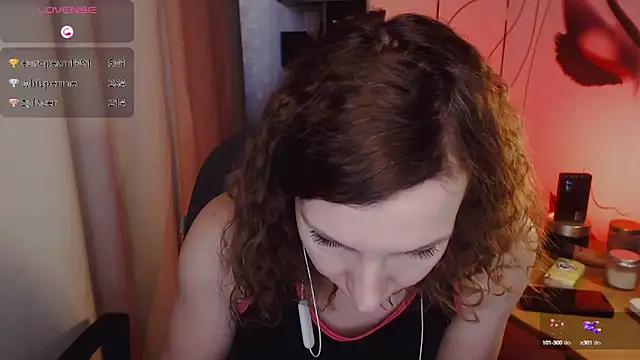 Snapshot of JohansonKatie chatting on 02.04.25 JohansonKatie online show from 02.04.25