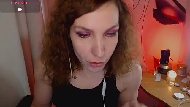 Snapshot of JohansonKatie chatting on 02.09.25 JohansonKatie online show from 02.09.25