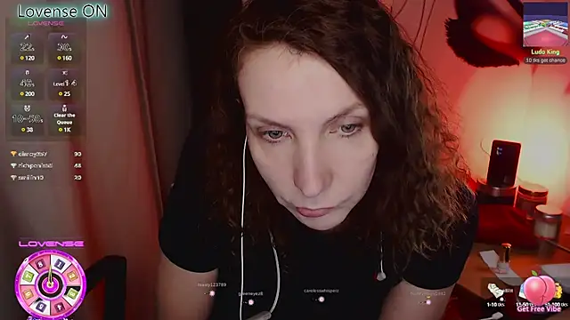 Snapshot of JohansonKatie chatting on 02.25.25 JohansonKatie online show from 02.25.25