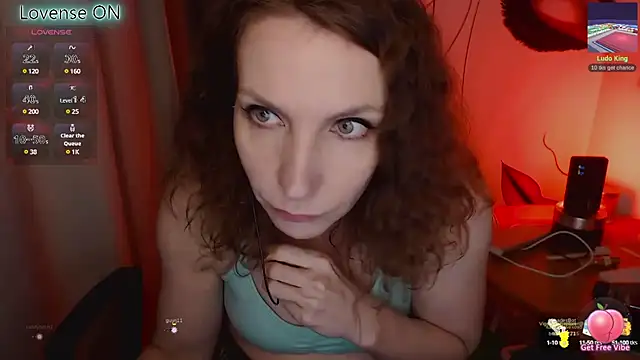 Snapshot of JohansonKatie chatting on 03.02.25 JohansonKatie online show from 03.02.25