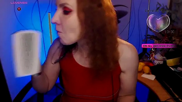 Snapshot of JohansonKatie chatting on 11.20.25 JohansonKatie online show from 11.20.25