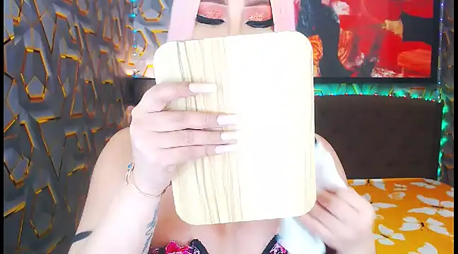 Snapshot of KylieMaxwellCaulfield_TS chatting on 01.14.25 KylieMaxwellCaulfield TS online show from 01.14.25