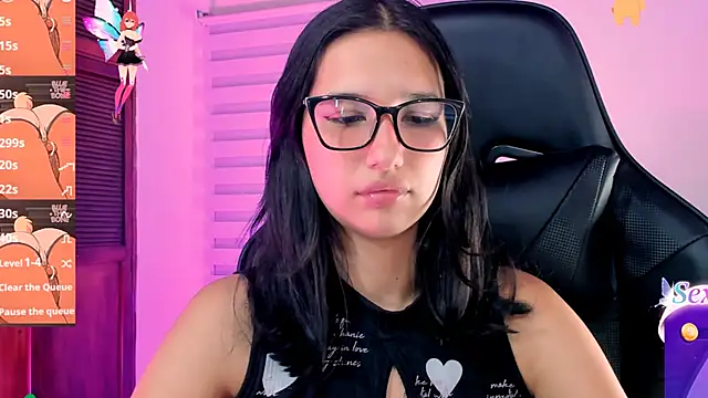 Snapshot of Luniverse chatting on 02.05.25 Luniverse online show from 02.05.25