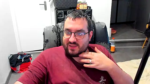 Snapshot of bears549a chatting on 12.30.24 bears549a online show from 12.30.24