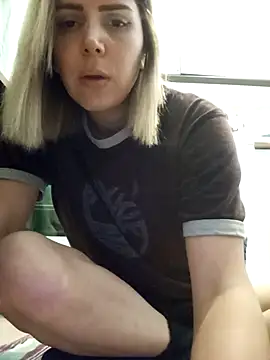 Snapshot of Nil_Jelibom chatting on 10.29.25 Nil Jelibom online show from 10.29.25