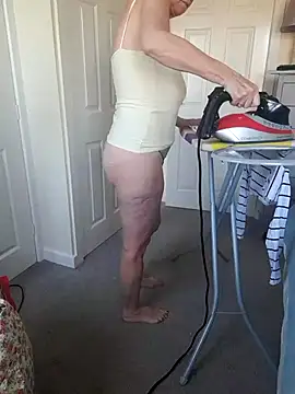 Snapshot of Emily_English57 chatting on 03.19.25 Emily English57 online show from 03.19.25