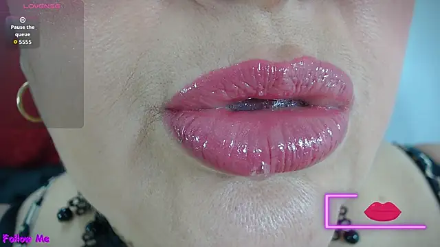 Kerly Doll online show from 10.03.25