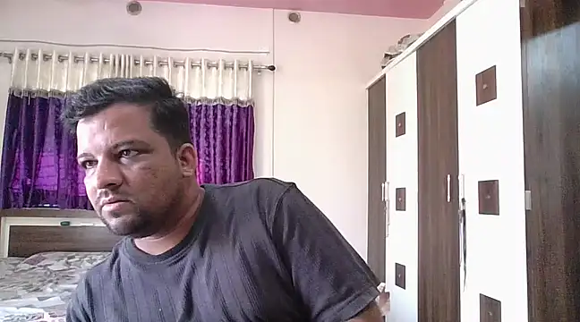 Snapshot of dhruv_love chatting on 02.19.25 dhruv love online show from 02.19.25