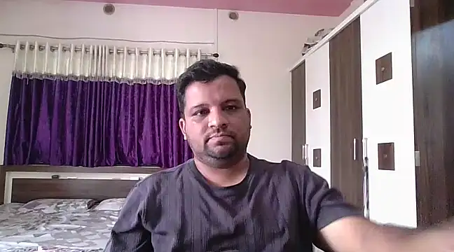 Snapshot of dhruv_love chatting on 02.19.25 dhruv love online show from 02.19.25
